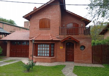 CHALET CLASICO, IMPECABLE Y LISTO PARA TUS VACACIONES