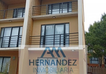  ¡Disfruta  Vivir en  Pinamar en un Triplex a estrenar rodeado de bosque! 