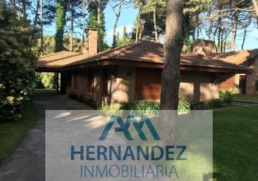 Encantador Chalet Clasico en Pinamar - Relax entre el Bosque y el Mar